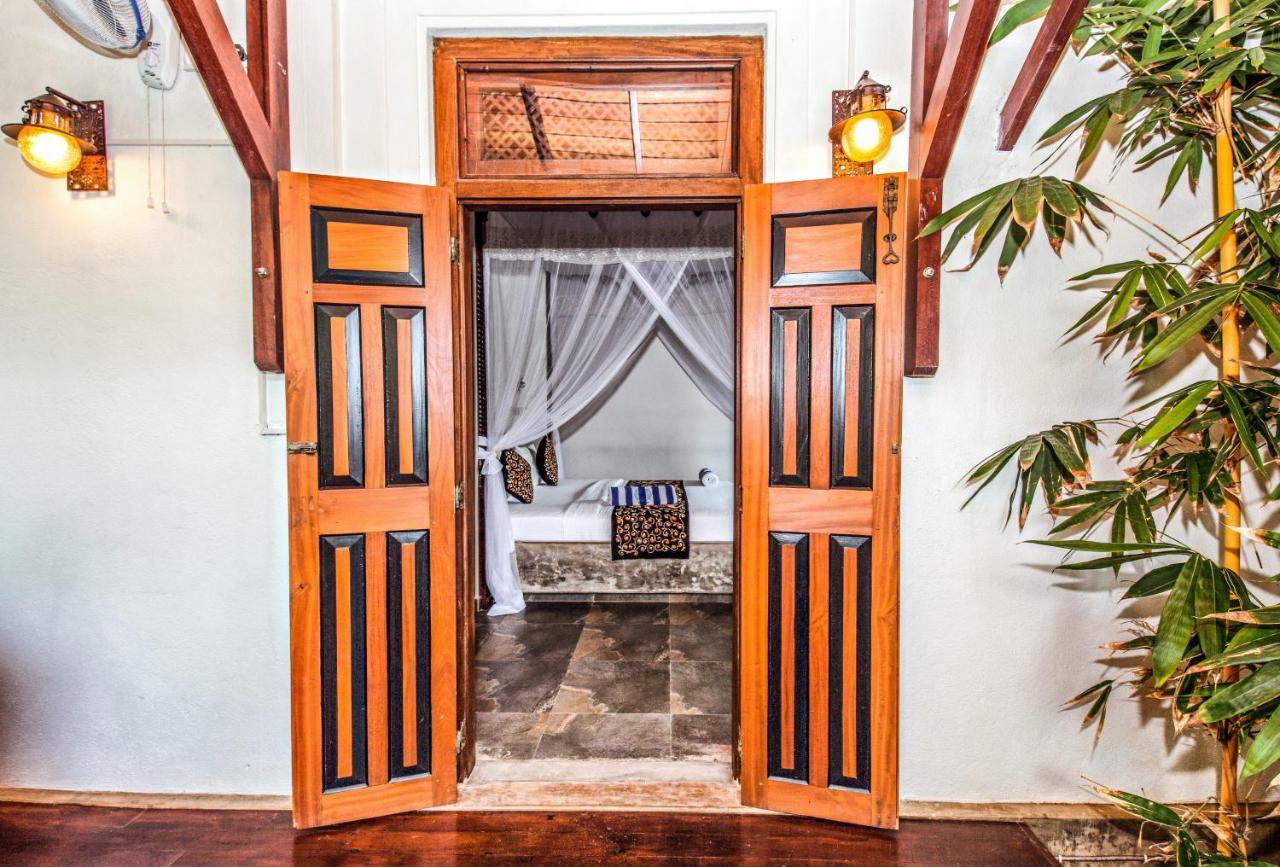 Hotel Waterland Negombo Exterior foto