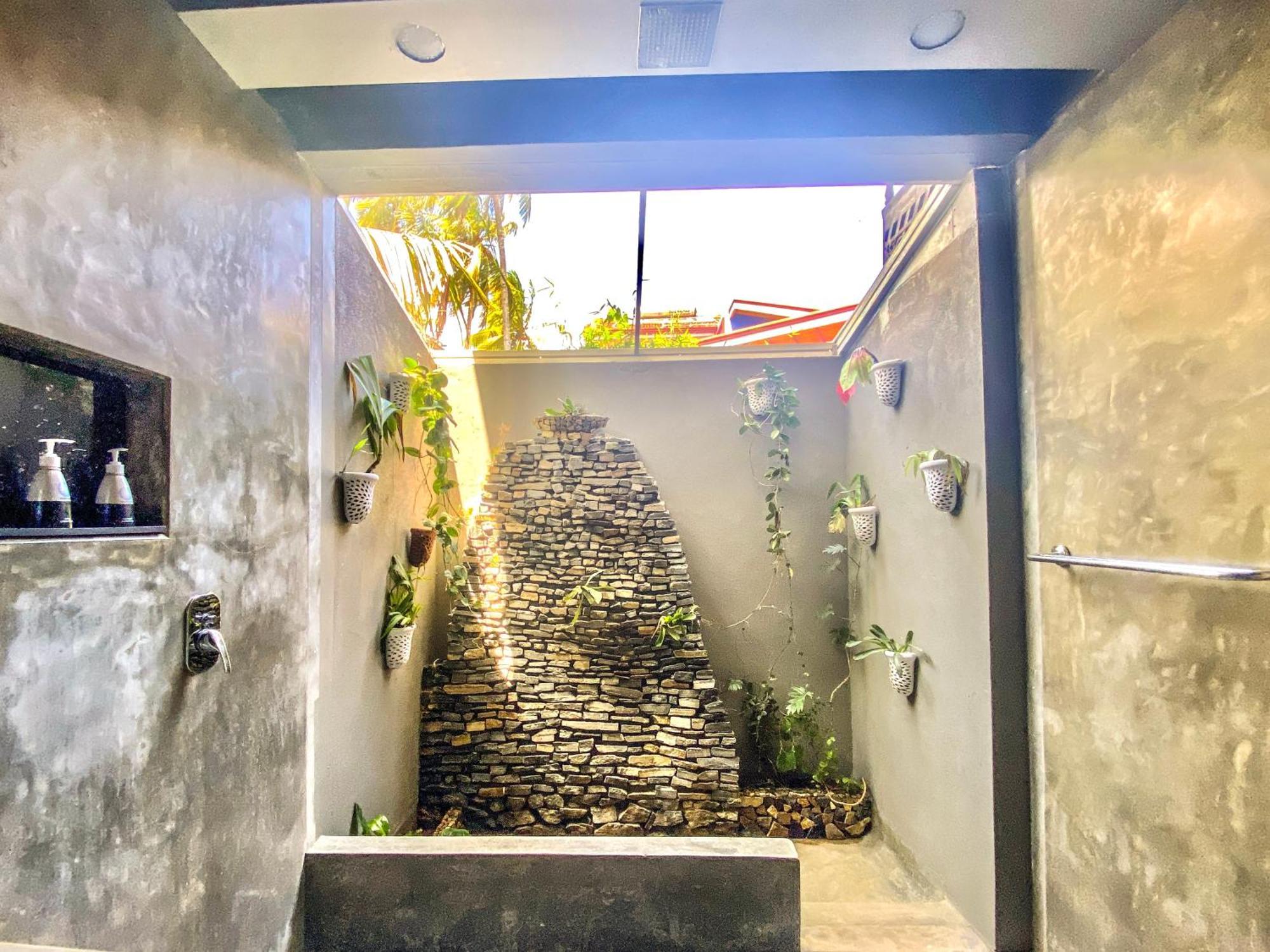 Hotel Waterland Negombo Exterior foto