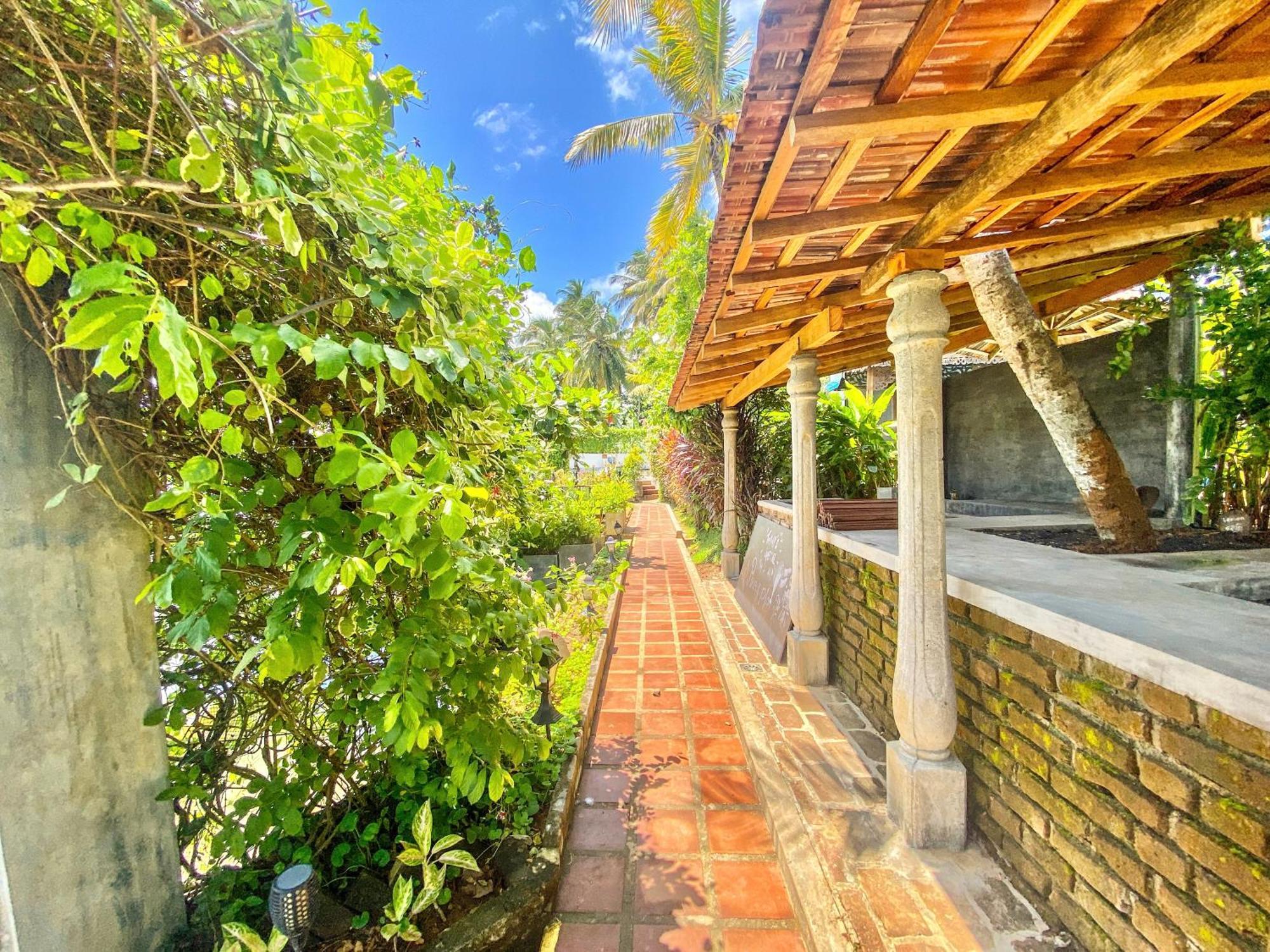 Hotel Waterland Negombo Exterior foto